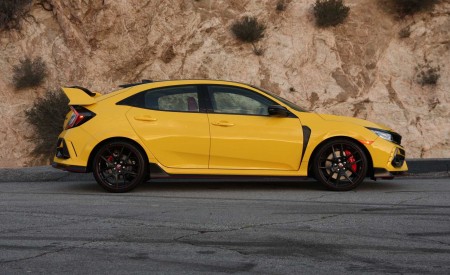 2021 Honda Civic Type R Limited Edition (Color: Sunlight Yellow) Side Wallpapers 450x275 (8)