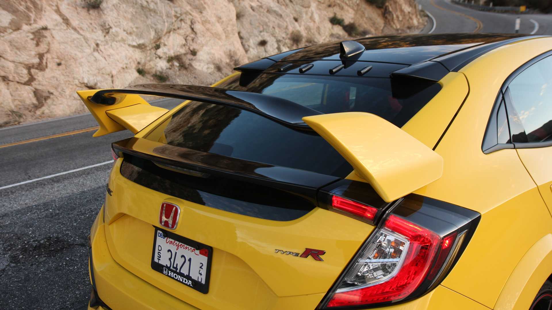 2021 Honda Civic Type R Limited Edition (Color: Sunlight Yellow) Tail Light Wallpapers #23 of 92