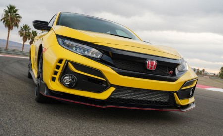 2021 Honda Civic Type R Limited Edition Front Wallpapers 450x275 (56)