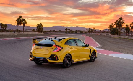 2021 Honda Civic Type R Limited Edition Rear Three-Quarter Wallpapers 450x275 (57)