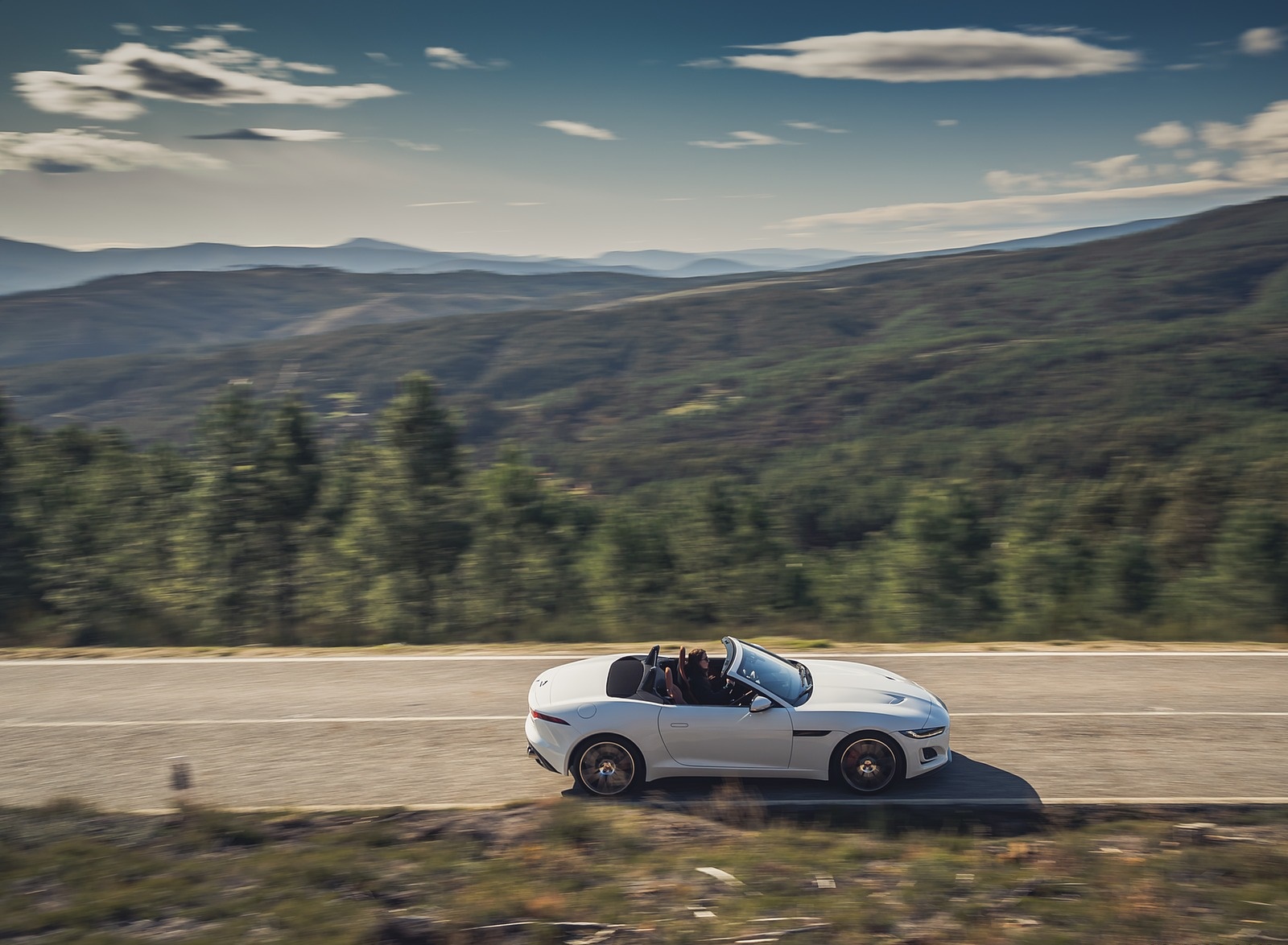 2021 Jaguar F-TYPE R-Dynamic P450 Convertible RWD (Color: Fuji White) Side Wallpapers #16 of 30