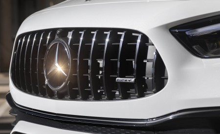 2021 Mercedes-AMG GLA 45 Grill Wallpapers 450x275 (23)