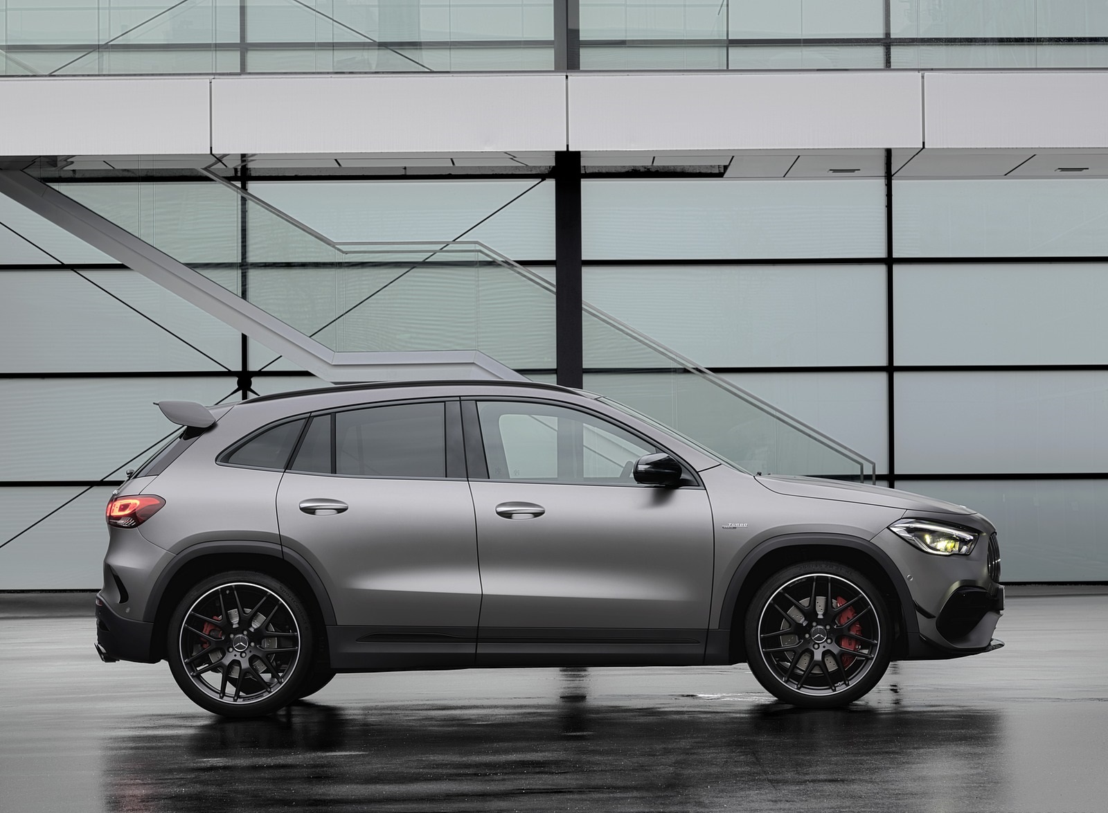 2021 Mercedes-AMG GLA 45 S 4MATIC+ (Color: Magno Grey) Side Wallpapers #52 of 69