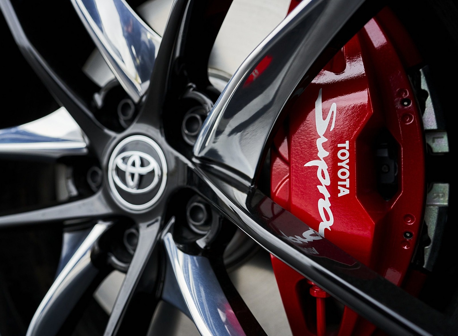 2021 Toyota GR Supra 3.0 Premium Brakes Wallpapers (10)
