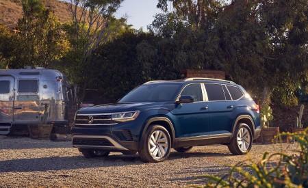 2021 Volkswagen Atlas Front Three-Quarter Wallpapers 450x275 (46)