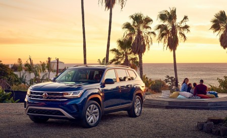 2021 Volkswagen Atlas Front Three-Quarter Wallpapers 450x275 (47)