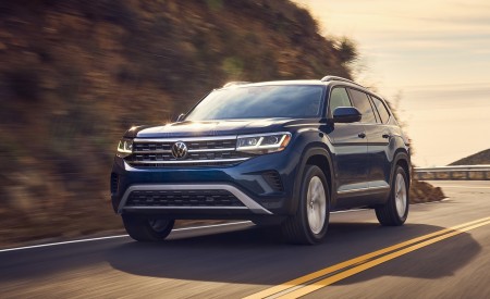 2021 Volkswagen Atlas Front Three-Quarter Wallpapers 450x275 (37)