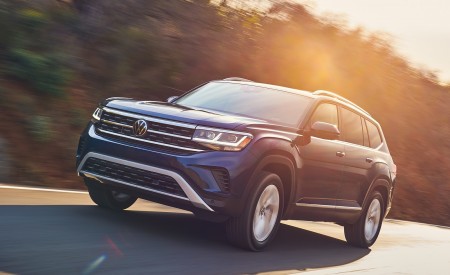 2021 Volkswagen Atlas Front Three-Quarter Wallpapers 450x275 (38)