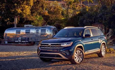 2021 Volkswagen Atlas Front Three-Quarter Wallpapers 450x275 (48)