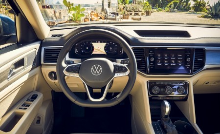 2021 Volkswagen Atlas Interior Wallpapers 450x275 (57)