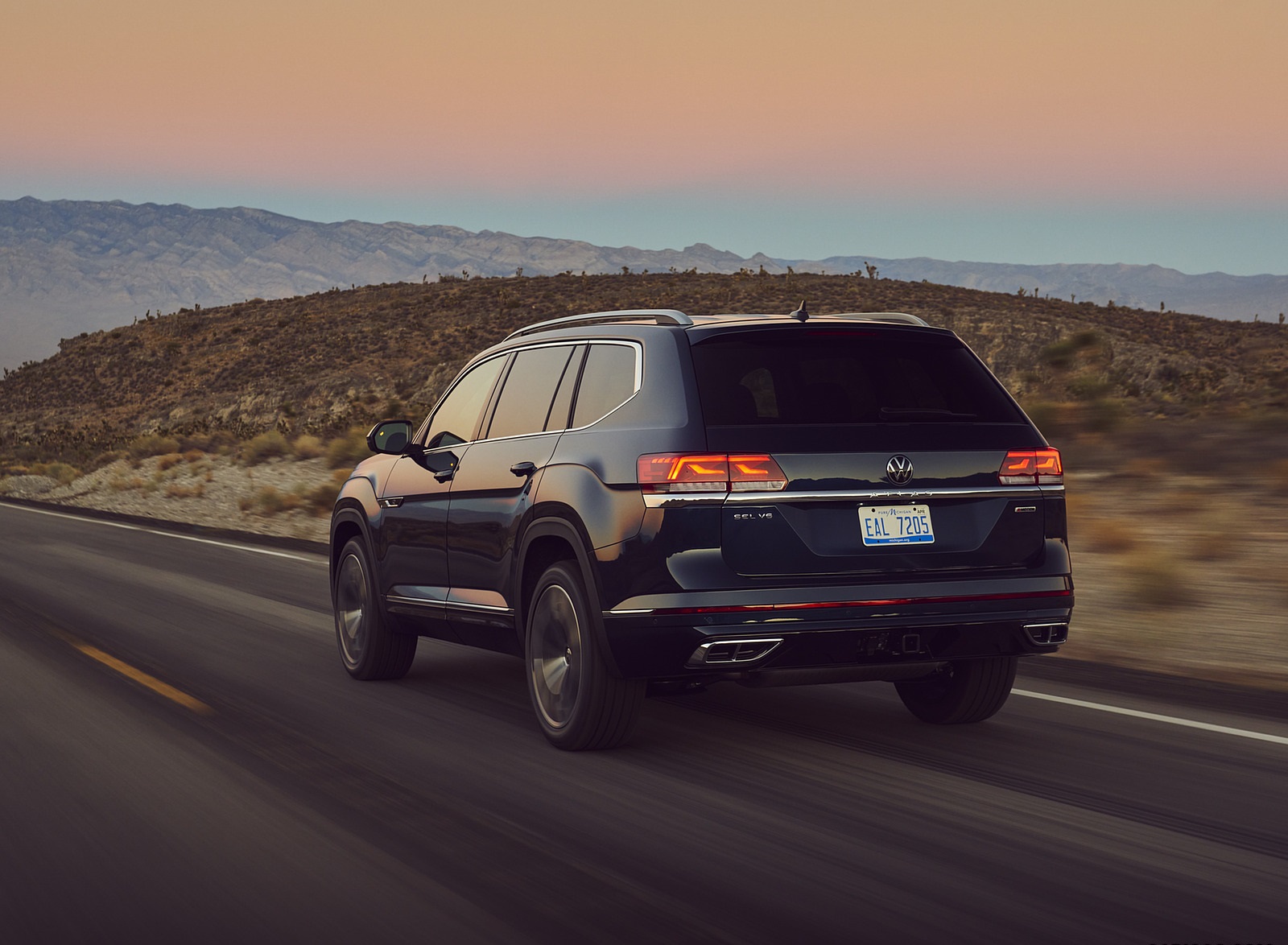 2021 Volkswagen Atlas SEL V6 R-Line Rear Three-Quarter Wallpapers (5)