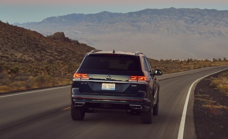 2021 Volkswagen Atlas SEL V6 R-Line Rear Wallpapers 450x275 (6)