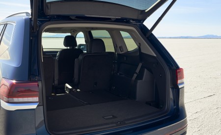2021 Volkswagen Atlas SEL V6 R-Line Trunk Wallpapers 450x275 (33)