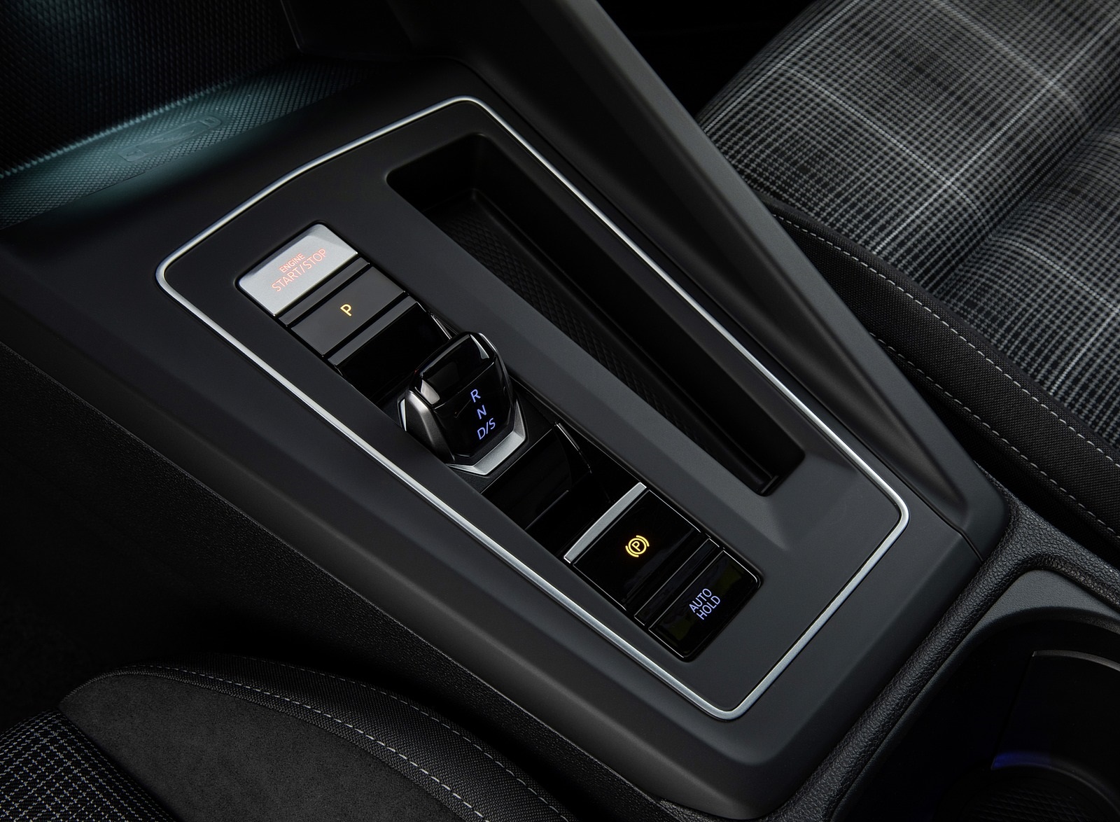 2021 Volkswagen Golf GTD Central Console Wallpapers (15)