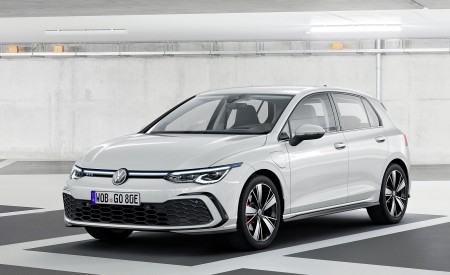 2021 Volkswagen Golf GTE Front Three-Quarter Wallpapers 450x275 (2)