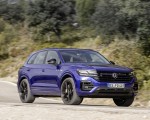 2021 Volkswagen Touareg R Plug-In Hybrid Front Three-Quarter Wallpapers 150x120 (3)