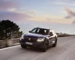2021 Volkswagen Touareg R Plug-In Hybrid Front Three-Quarter Wallpapers 150x120 (4)