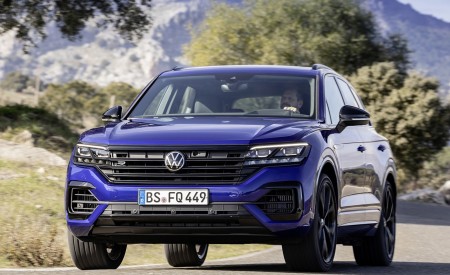 2021 Volkswagen Touareg R Plug-In Hybrid Front Wallpapers 450x275 (14)
