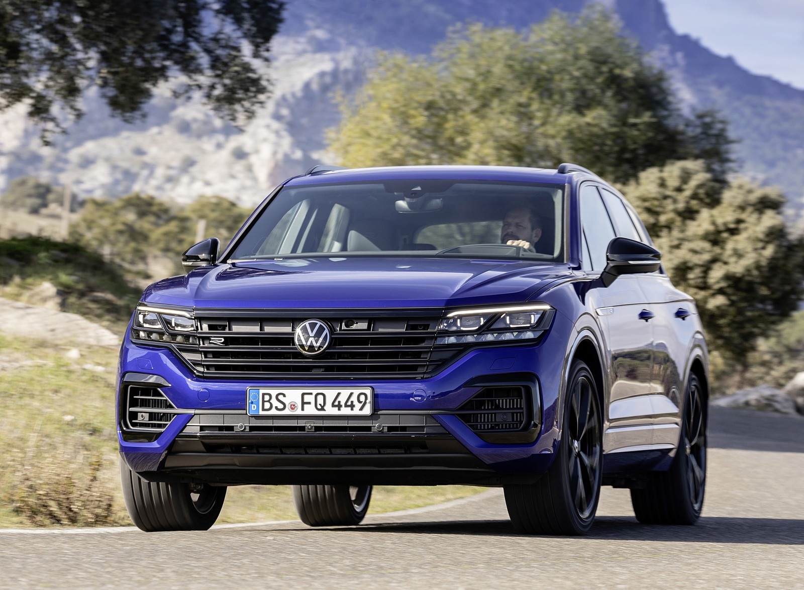 2021 Volkswagen Touareg R Plug-In Hybrid Front Wallpapers (14)
