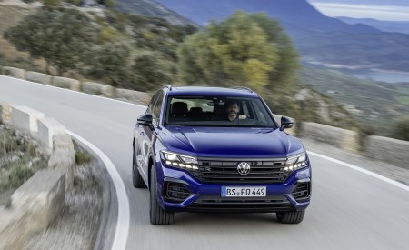 2021 Volkswagen Touareg R Plug-In Hybrid Front Wallpapers 450x275 (2)