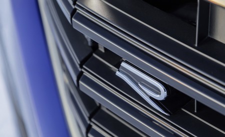 2021 Volkswagen Touareg R Plug-In Hybrid Grill Wallpapers 450x275 (87)