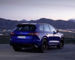 2021 Volkswagen Touareg R Plug-In Hybrid Rear Three-Quarter Wallpapers 150x120 (29)