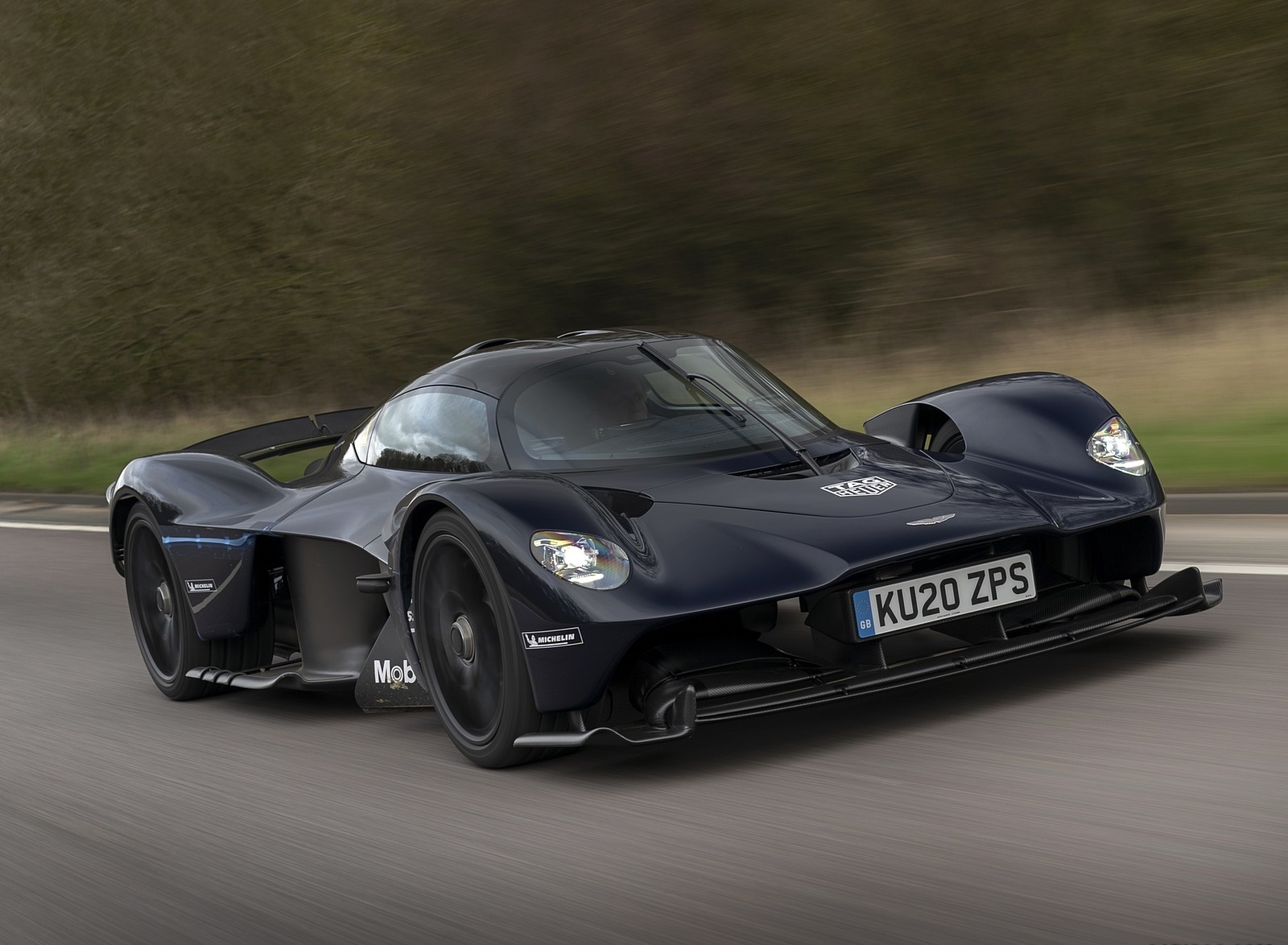2019 Aston Martin Valkyrie Front Three-Quarter Wallpapers (3)