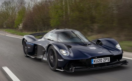2019 Aston Martin Valkyrie Front Three-Quarter Wallpapers 450x275 (4)