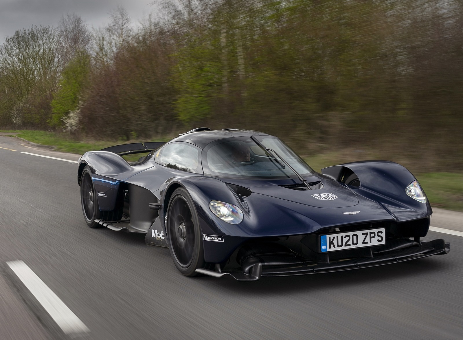 2019 Aston Martin Valkyrie Front Three-Quarter Wallpapers (4)