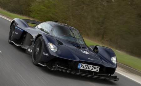 2019 Aston Martin Valkyrie Front Three-Quarter Wallpapers 450x275 (6)