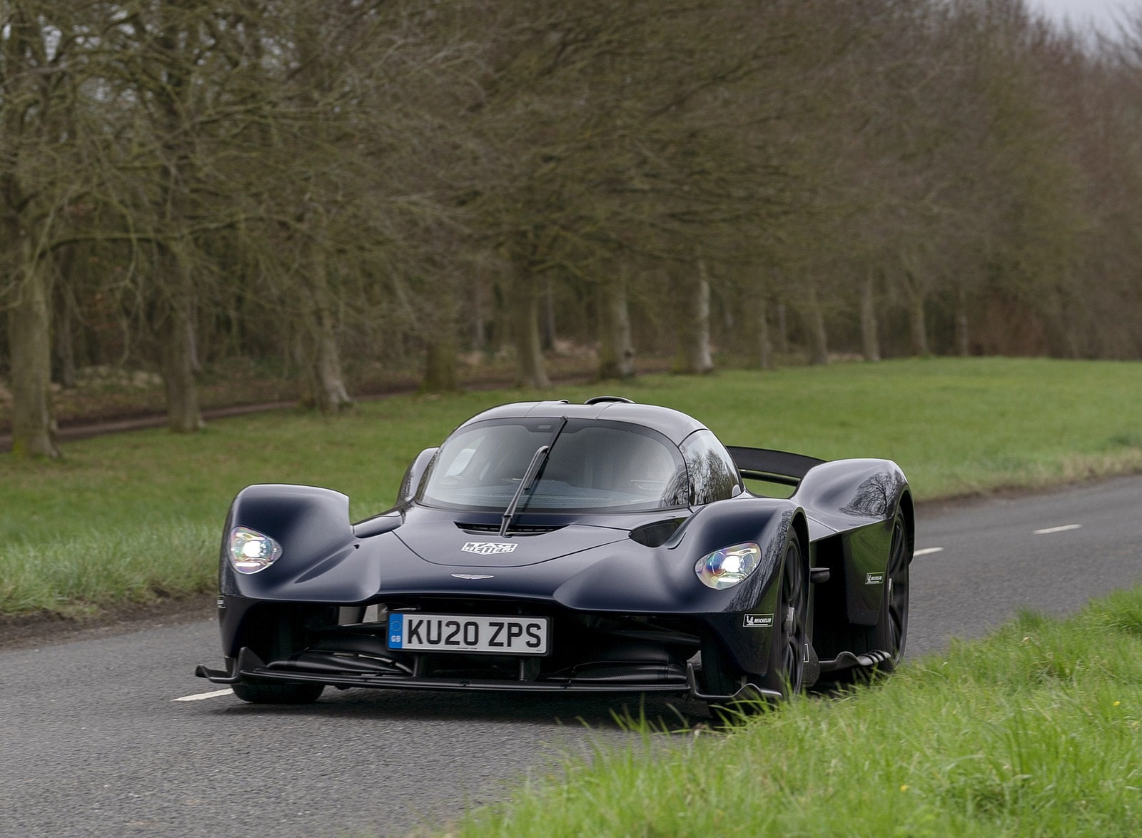 2019 Aston Martin Valkyrie Front Wallpapers (9)