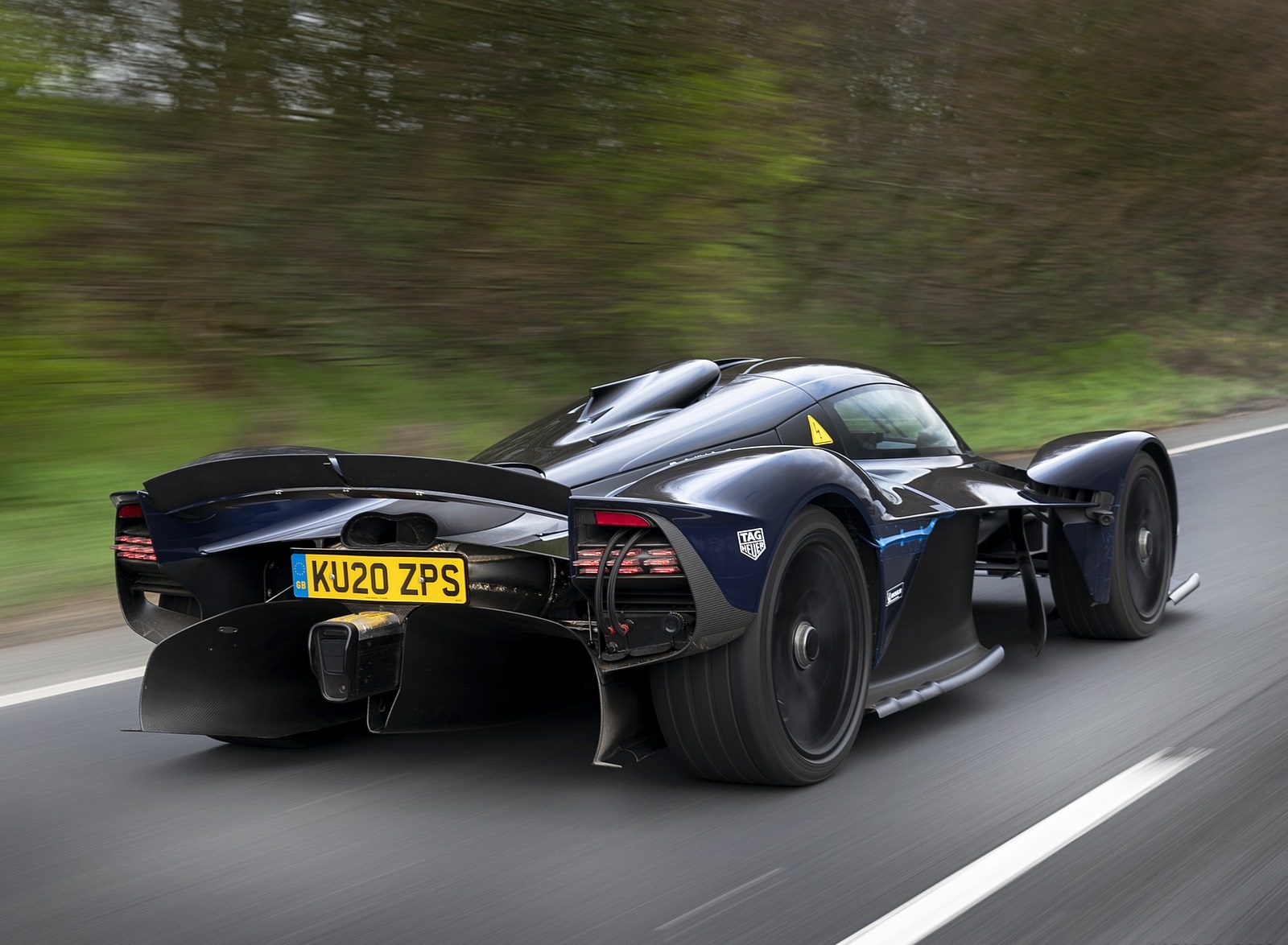 2019 Aston Martin Valkyrie Rear Three-Quarter Wallpapers (10)