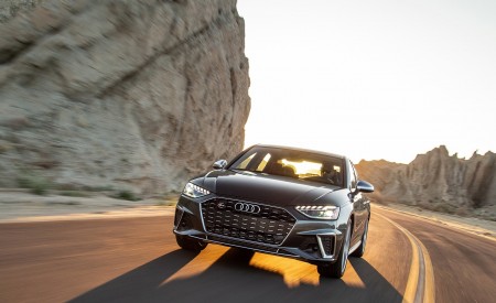 2020 Audi S4 (US-Spec) Front Wallpapers 450x275 (11)