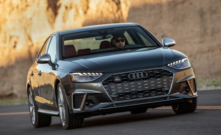 2020 Audi S4 (US-Spec) Front Wallpapers 450x275 (5)