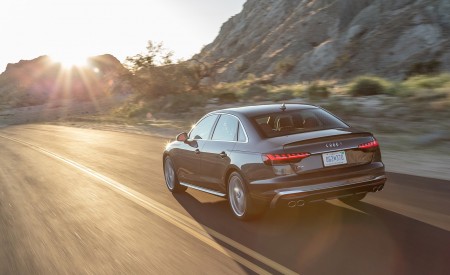2020 Audi S4 (US-Spec) Rear Three-Quarter Wallpapers 450x275 (16)
