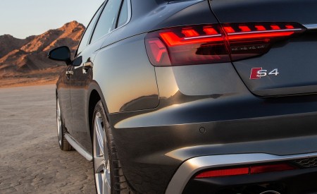 2020 Audi S4 (US-Spec) Tail Light Wallpapers 450x275 (34)