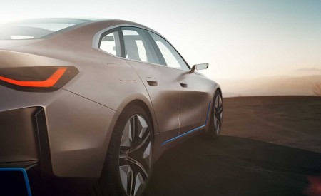 2020 BMW i4 Concept Tail Light Wallpapers 450x275 (9)