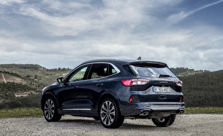 2020 Ford Kuga Hybrid Vignale Rear Three-Quarter Wallpapers 450x275 (9)