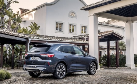 2020 Ford Kuga Hybrid Vignale Rear Three-Quarter Wallpapers 450x275 (6)