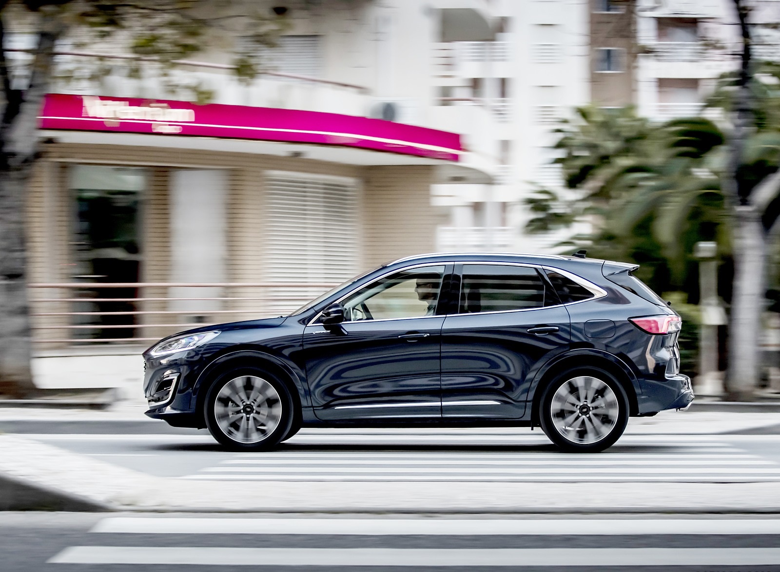 2020 Ford Kuga Hybrid Vignale Side Wallpapers (4)
