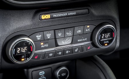2020 Ford Kuga Plug-In Hybrid ST-Line Interior Detail Wallpapers 450x275 (40)