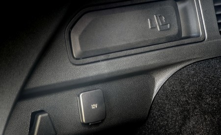 2020 Ford Kuga Plug-In Hybrid ST-Line Interior Detail Wallpapers 450x275 (53)