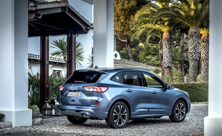 2020 Ford Kuga Plug-In Hybrid ST-Line Rear Three-Quarter Wallpapers 450x275 (7)