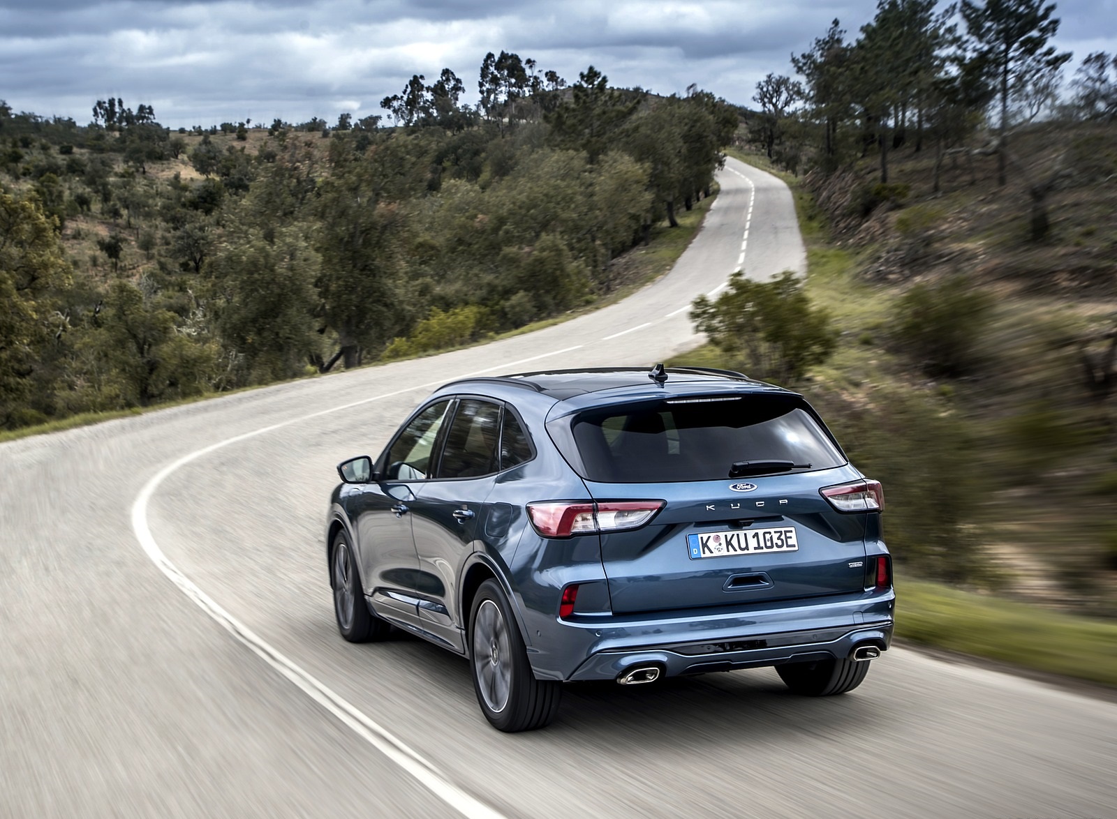 2020 Ford Kuga Plug-In Hybrid ST-Line Rear Three-Quarter Wallpapers (2)