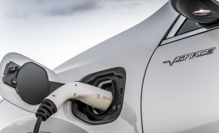 2020 Ford Kuga Plug-In Hybrid Vignale Charging Wallpapers 450x275 (15)