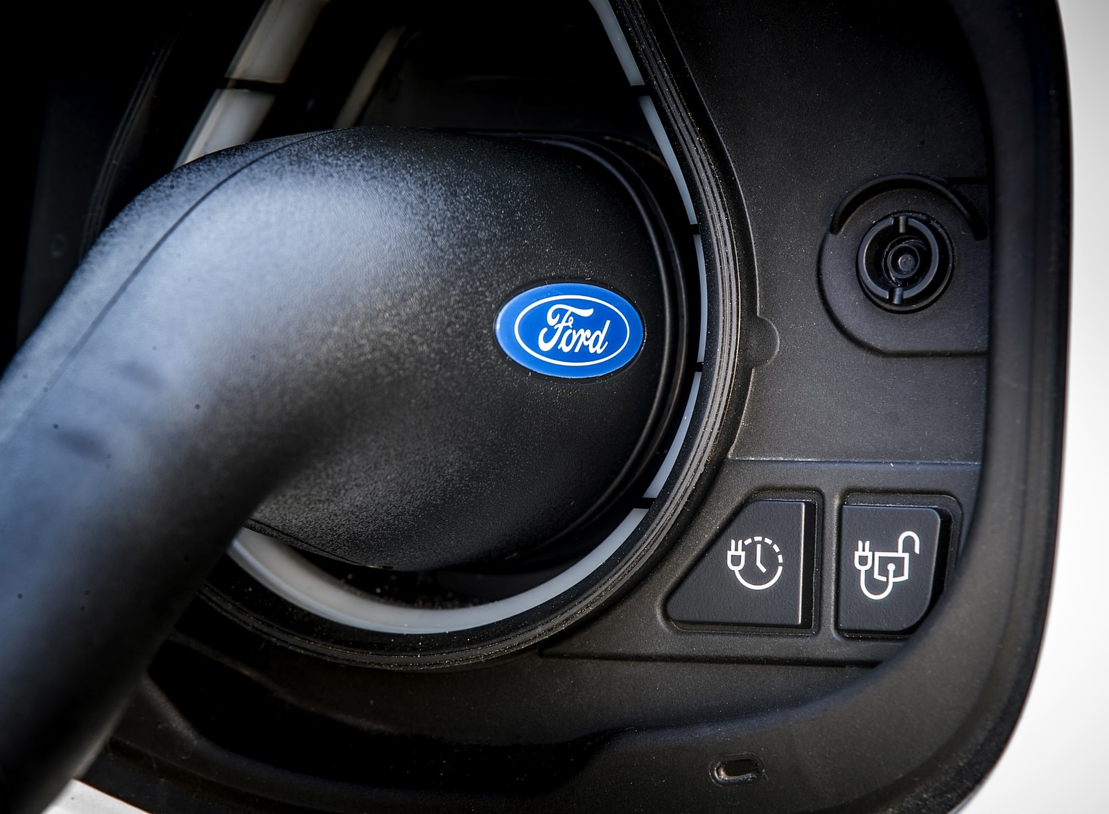2020 Ford Kuga Plug-In Hybrid Vignale Charging Wallpapers (14)