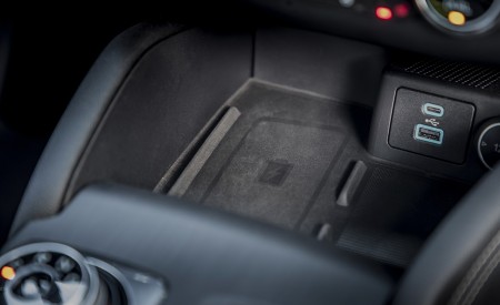 2020 Ford Kuga Plug-In Hybrid Vignale Interior Detail Wallpapers 450x275 (25)