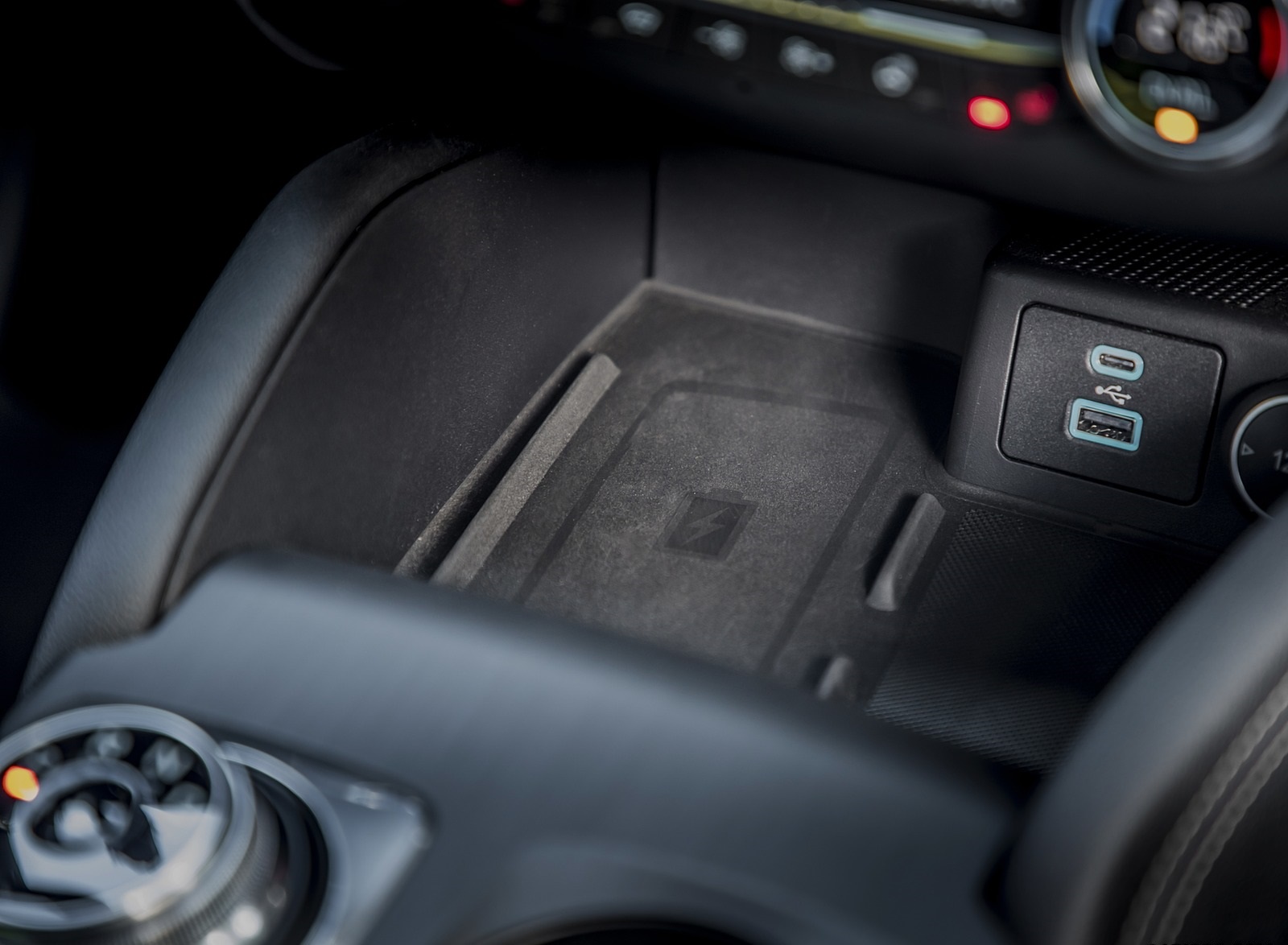 2020 Ford Kuga Plug-In Hybrid Vignale Interior Detail Wallpapers #25 of 32