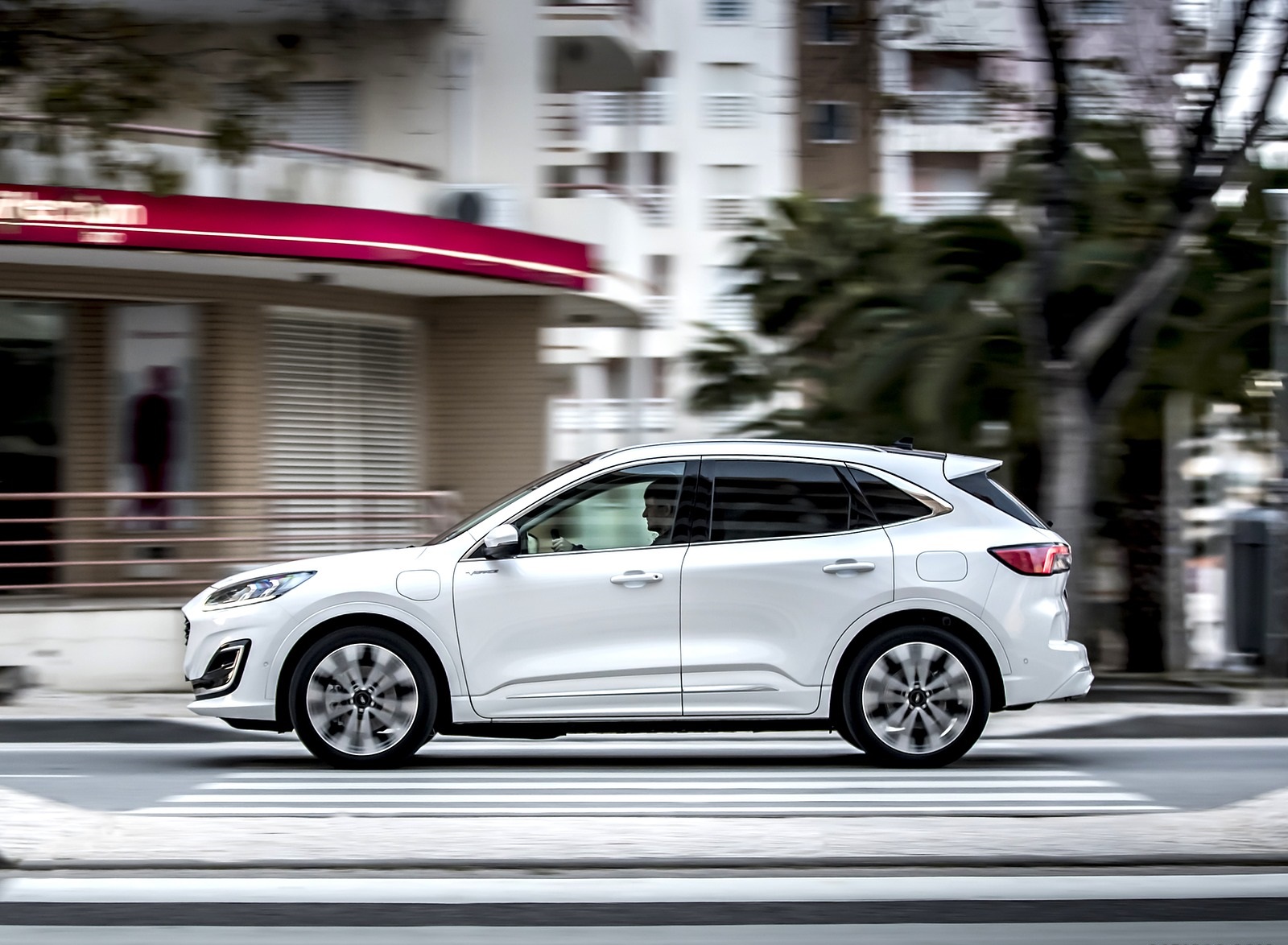 2020 Ford Kuga Plug-In Hybrid Vignale Side Wallpapers #3 of 32