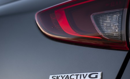 2020 Mazda2 (Color: Machine Grey) Badge Wallpapers 450x275 (165)